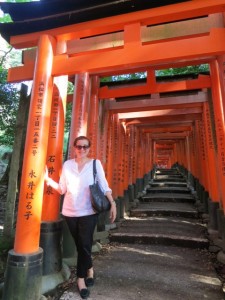 Patricia-at-the-Fushimi-Inari-Shrine-in-Kyoto